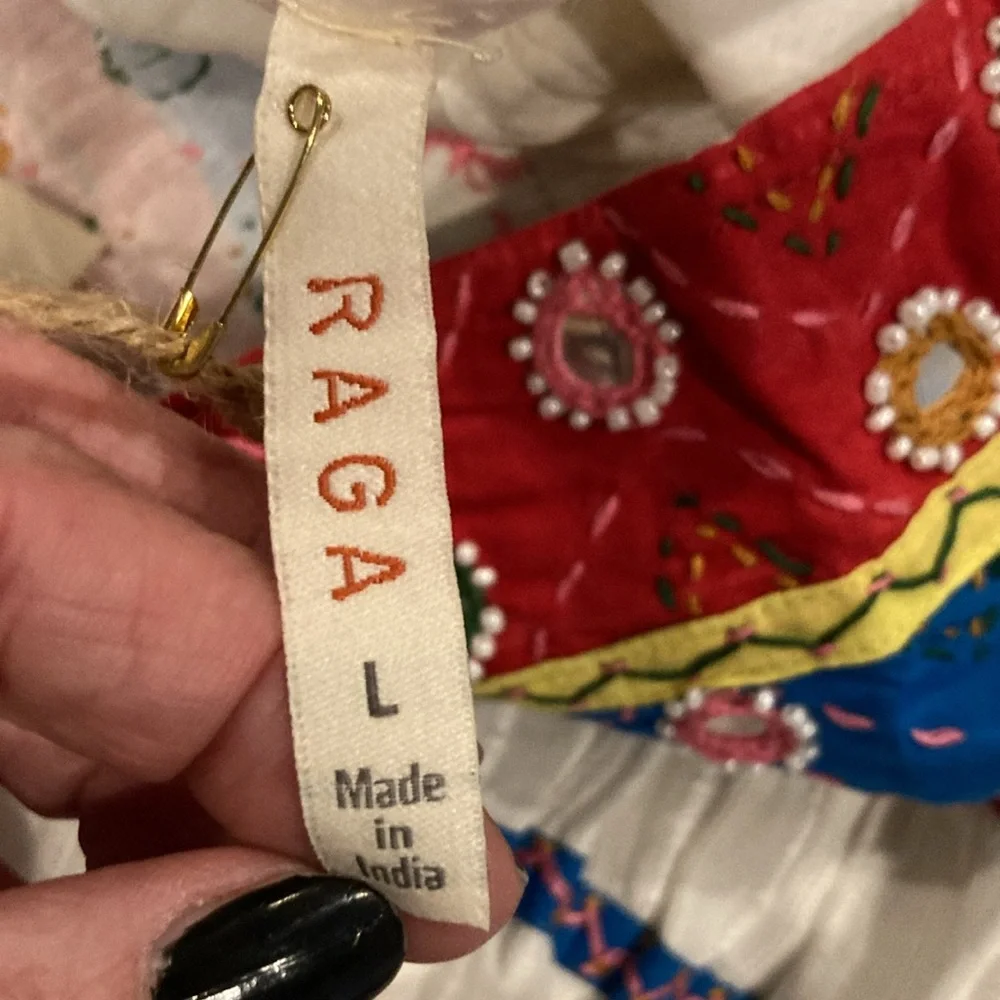 Raga size large beaded & embroidered NWT mini skirt ivory